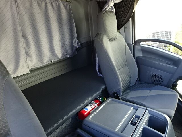 いすゞフォワードアルミブロック中型（4t）[写真35]