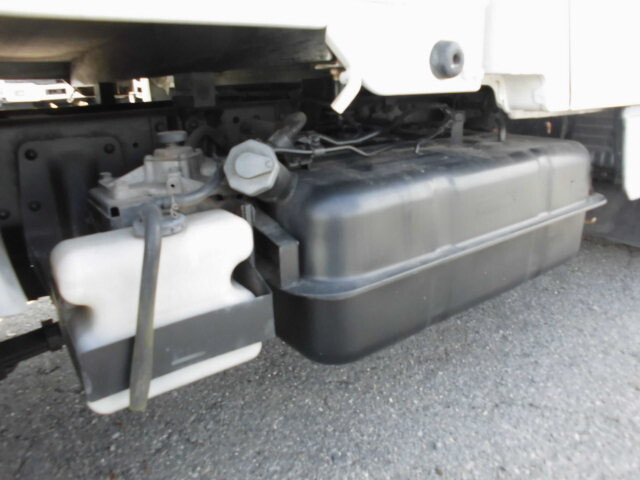 三菱ふそうキャンターダブルキャブ（Wキャブ）小型（2t・3t）[写真10]