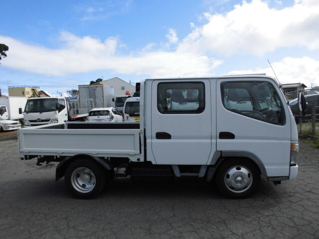 三菱ふそうキャンターダブルキャブ（Wキャブ）小型（2t・3t）[写真03]