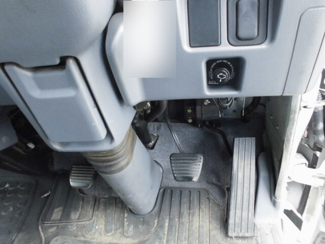 三菱ふそうキャンターダブルキャブ（Wキャブ）小型（2t・3t）[写真38]