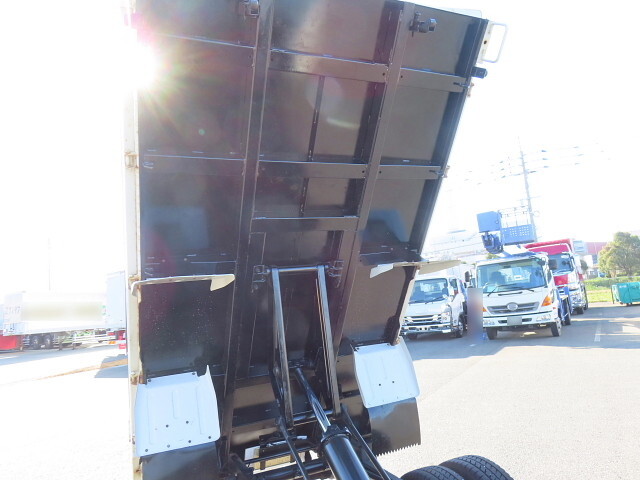 三菱ふそうキャンターダンプ小型（2t・3t）[写真29]