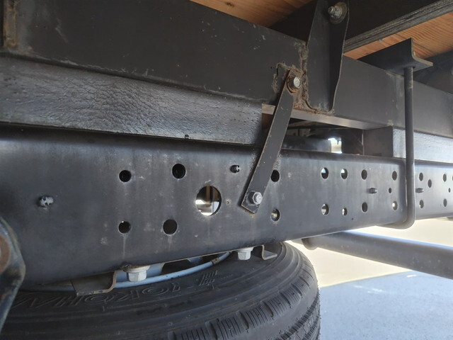 日野デュトロ平ボディ小型（2t・3t）[写真16]