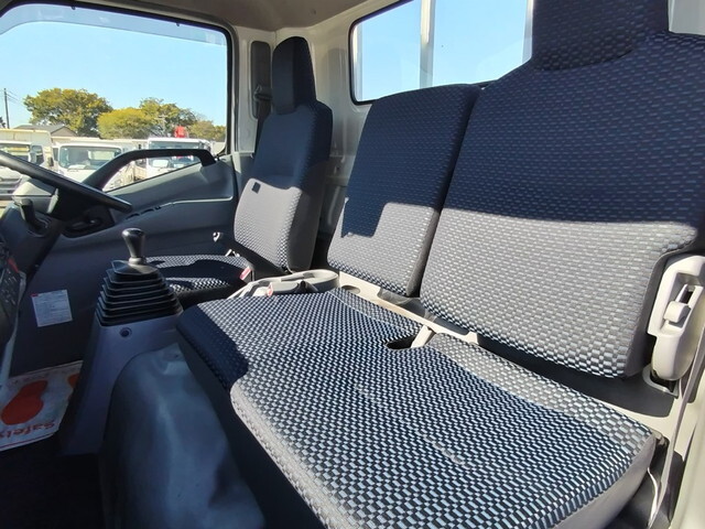 日野デュトロ平ボディ小型（2t・3t）[写真21]