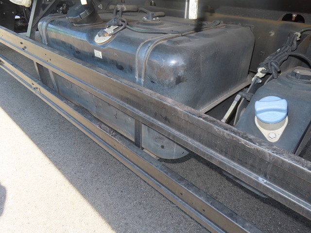 三菱ふそうファイター平ボディ増トン（6t・8t）[写真11]