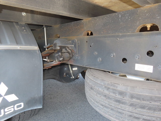 三菱ふそうファイター平ボディ増トン（6t・8t）[写真12]