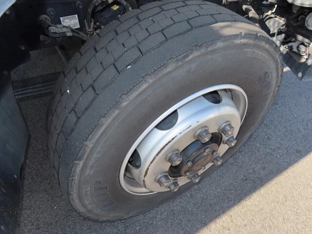 三菱ふそうファイター平ボディ増トン（6t・8t）[写真15]