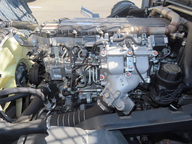 三菱ふそうファイター平ボディ増トン（6t・8t）[写真16]