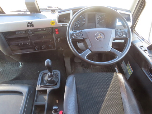 三菱ふそうファイター平ボディ増トン（6t・8t）[写真23]