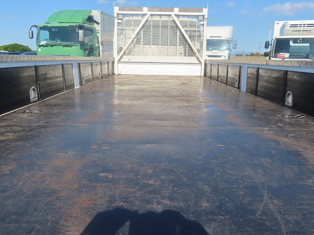 三菱ふそうファイター平ボディ増トン（6t・8t）[写真26]