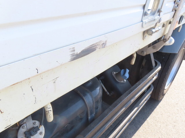 三菱ふそうファイター平ボディ増トン（6t・8t）[写真30]