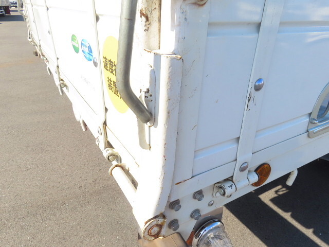 三菱ふそうファイター平ボディ増トン（6t・8t）[写真31]