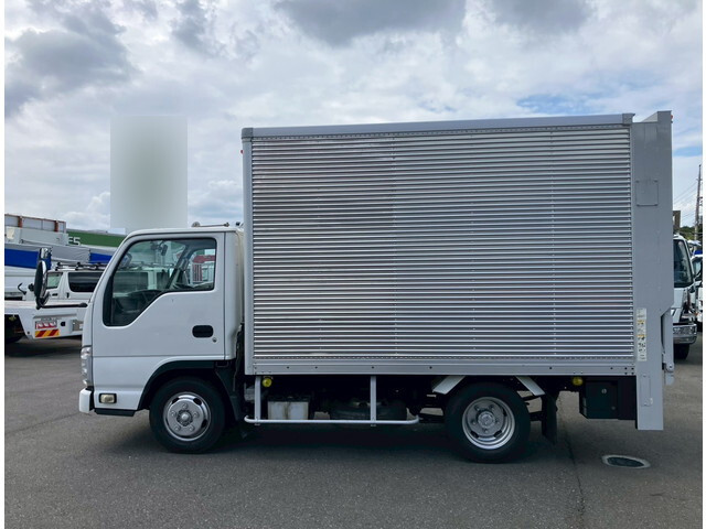 いすゞエルフアルミバン小型（2t・3t）[写真11]