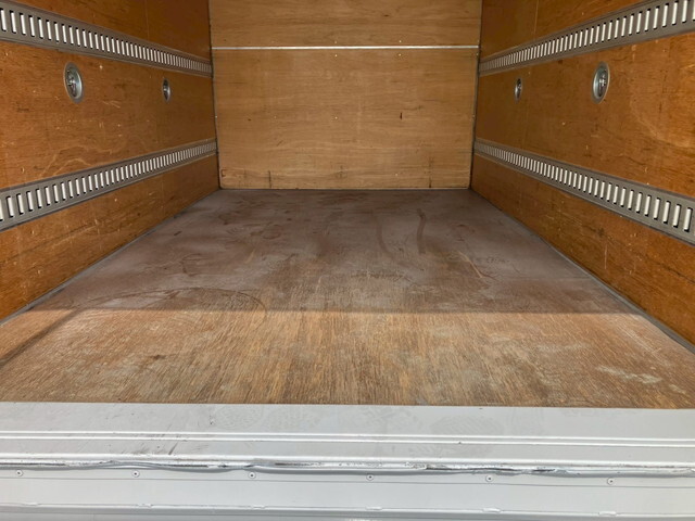 いすゞエルフアルミバン小型（2t・3t）[写真14]