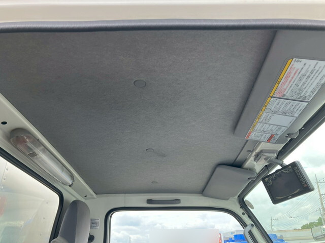 いすゞエルフアルミバン小型（2t・3t）[写真30]