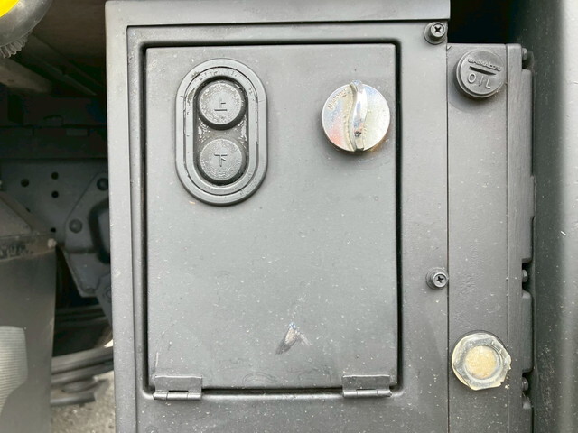 いすゞエルフアルミバン小型（2t・3t）[写真36]