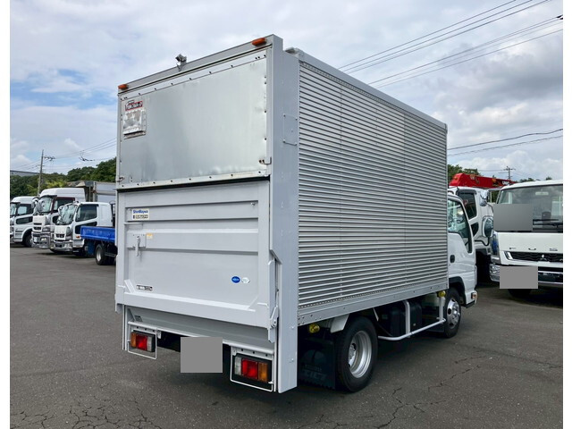 いすゞエルフアルミバン小型（2t・3t）[写真04]