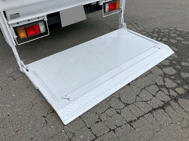 いすゞエルフアルミバン小型（2t・3t）[写真08]