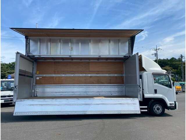 いすゞフォワードアルミウイング中型（4t）[写真10]