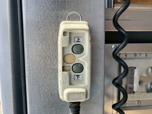 いすゞフォワードアルミウイング中型（4t）[写真24]