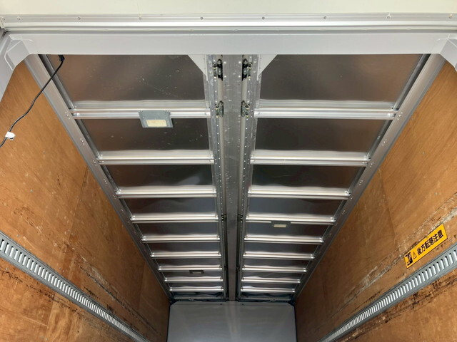 いすゞフォワードアルミウイング中型（4t）[写真25]