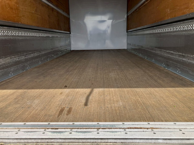 いすゞフォワードアルミウイング中型（4t）[写真38]