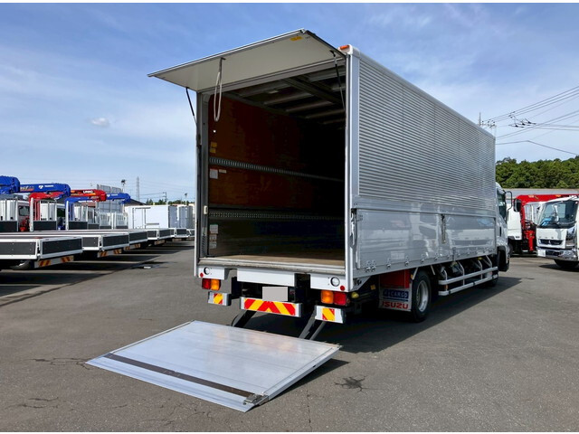 いすゞフォワードアルミウイング中型（4t）[写真05]