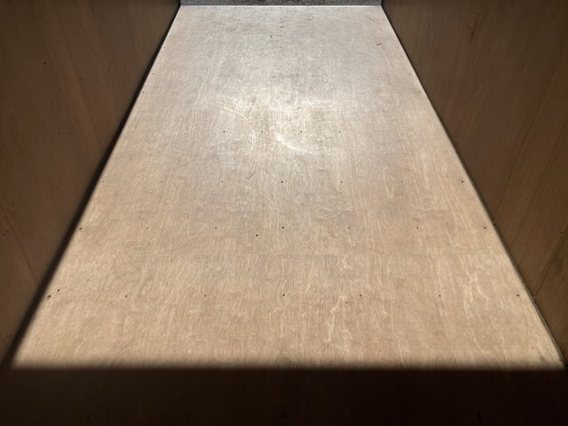 いすゞエルフアルミバン小型（2t・3t）[写真15]