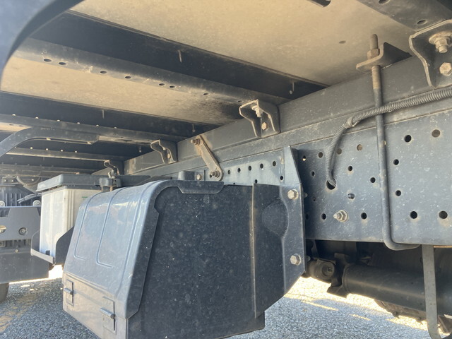 いすゞエルフアルミバン小型（2t・3t）[写真25]