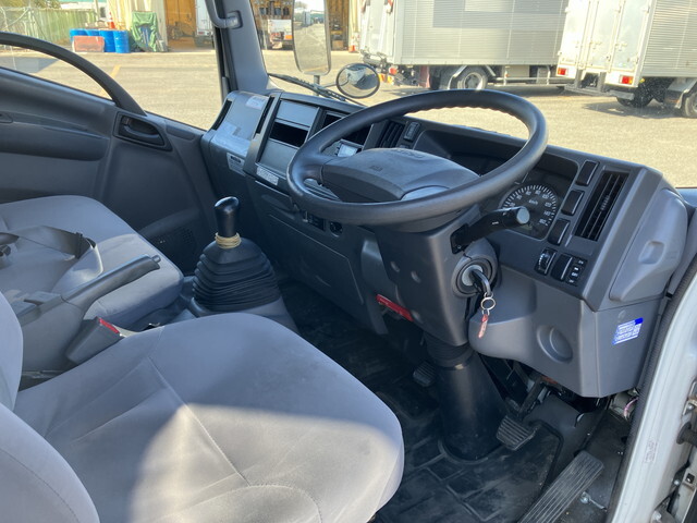 いすゞエルフアルミバン小型（2t・3t）[写真33]