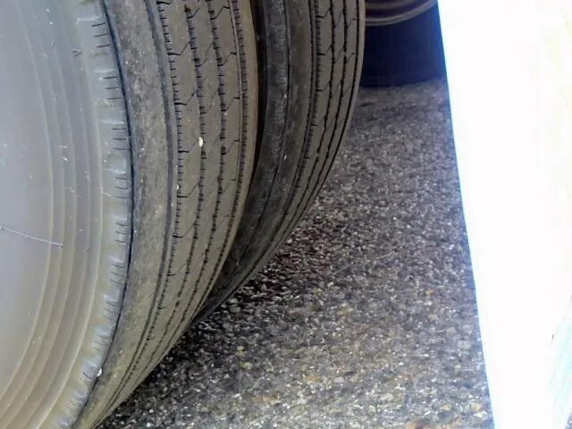 三菱ふそうキャンター平ボディ小型（2t・3t）[写真30]