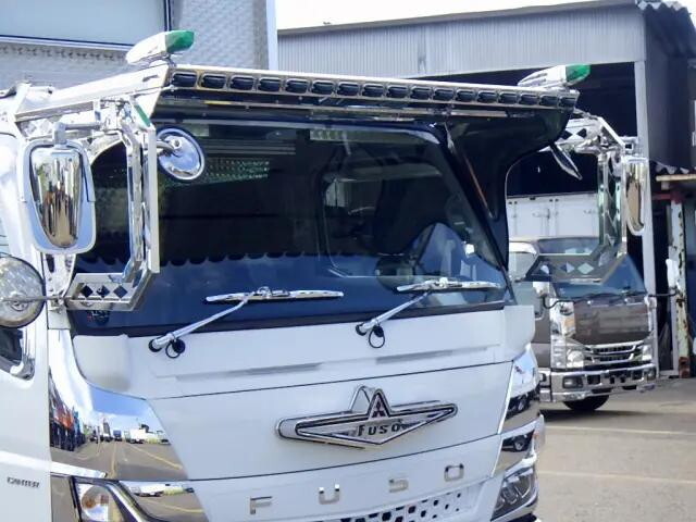 三菱ふそうキャンター平ボディ小型（2t・3t）[写真32]