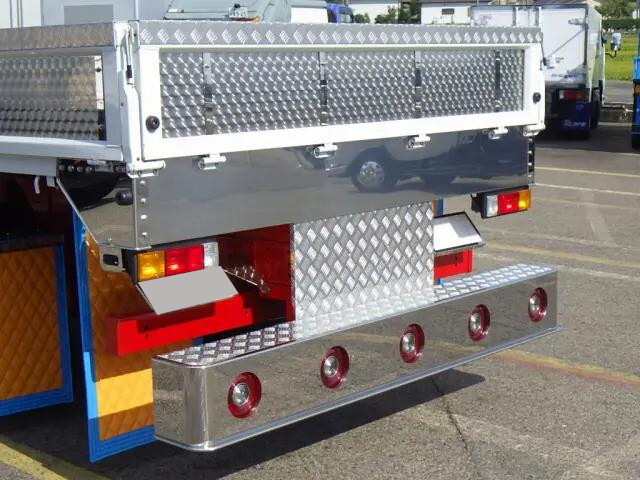 三菱ふそうキャンター平ボディ小型（2t・3t）[写真34]