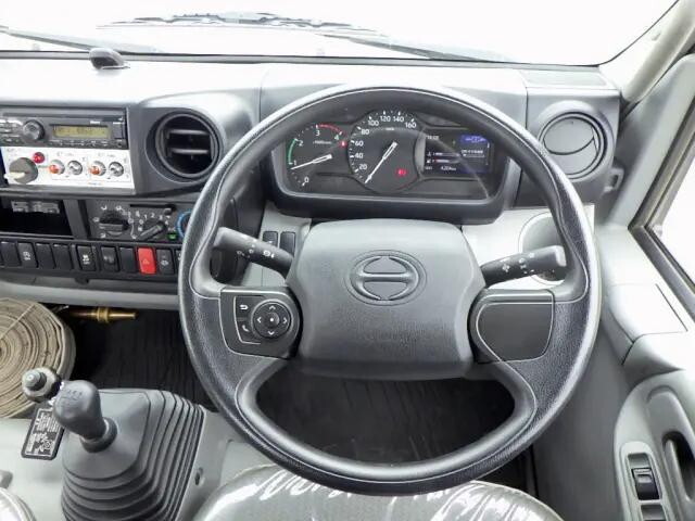 日野デュトロ散水車小型（2t・3t）[写真11]