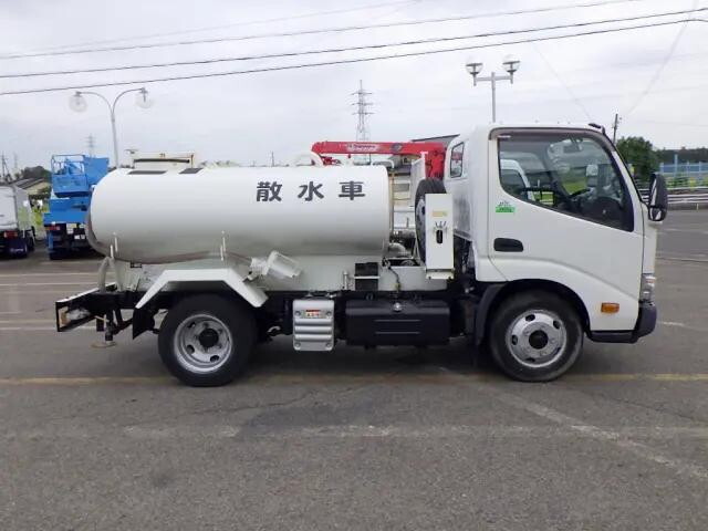 日野デュトロ散水車小型（2t・3t）[写真05]