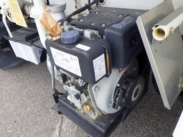 日野デュトロ散水車小型（2t・3t）[写真07]