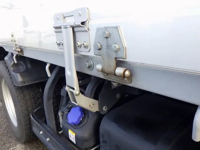 いすゞエルフカーテン車小型（2t・3t）[写真14]