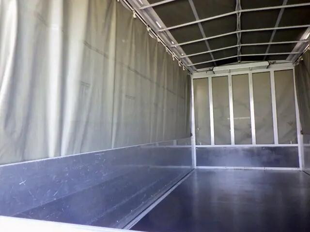 いすゞエルフカーテン車小型（2t・3t）[写真16]