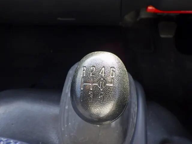 いすゞエルフカーテン車小型（2t・3t）[写真21]