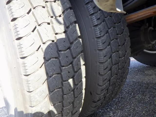 いすゞエルフカーテン車小型（2t・3t）[写真26]