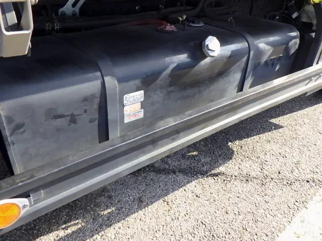 いすゞエルフカーテン車小型（2t・3t）[写真34]