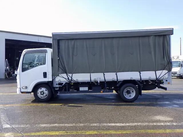 いすゞエルフカーテン車小型（2t・3t）[写真04]