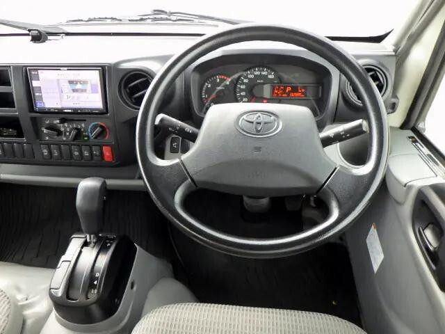 トヨタダイナアルミバン小型（2t・3t）[写真13]