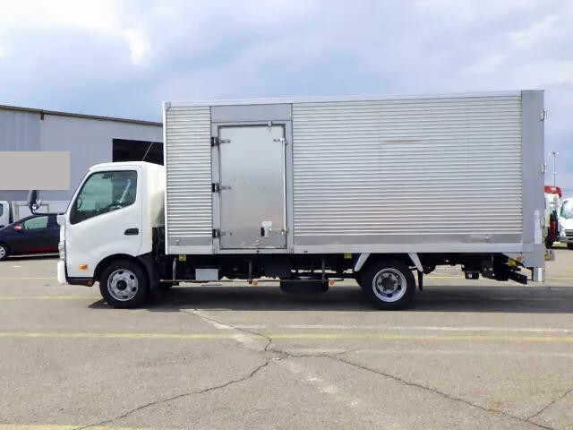 トヨタダイナアルミバン小型（2t・3t）[写真04]