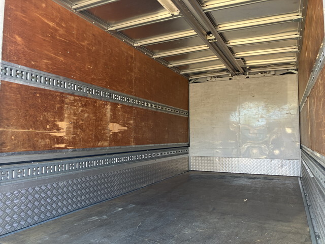 三菱ふそうキャンターアルミウイング小型（2t・3t）[写真12]