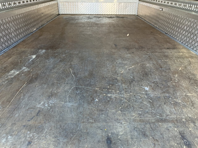 三菱ふそうキャンターアルミウイング小型（2t・3t）[写真15]