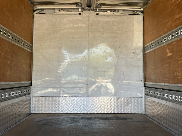 三菱ふそうキャンターアルミウイング小型（2t・3t）[写真16]