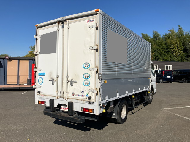 三菱ふそうキャンターアルミウイング小型（2t・3t）[写真02]