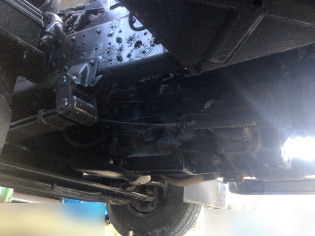 三菱ふそうキャンタークレーン3段小型（2t・3t）[写真21]