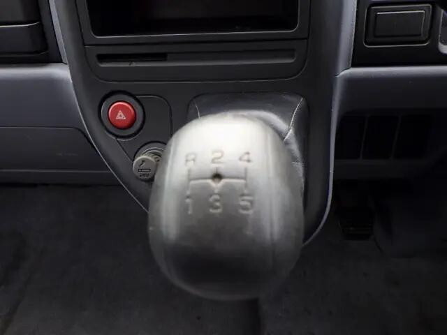 三菱ふそうキャンタークレーン3段小型（2t・3t）[写真18]