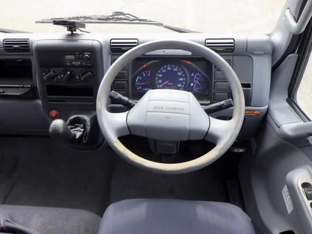 三菱ふそうキャンタークレーン3段小型（2t・3t）[写真20]